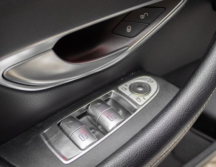 Mercedes-Benz Třídy E 19