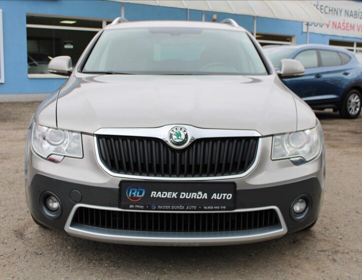 Škoda Superb Kombi 2,0 l 103 kw