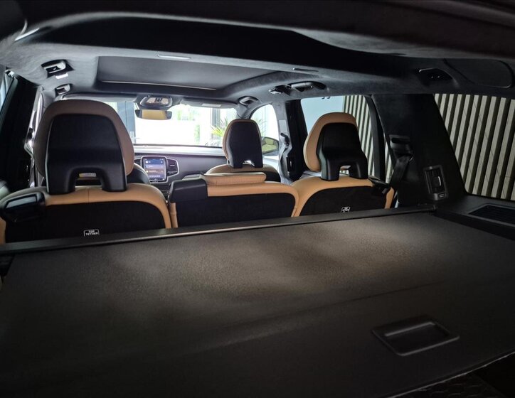 Volvo XC90 SUV / Terénní 2,0 l 180 kw