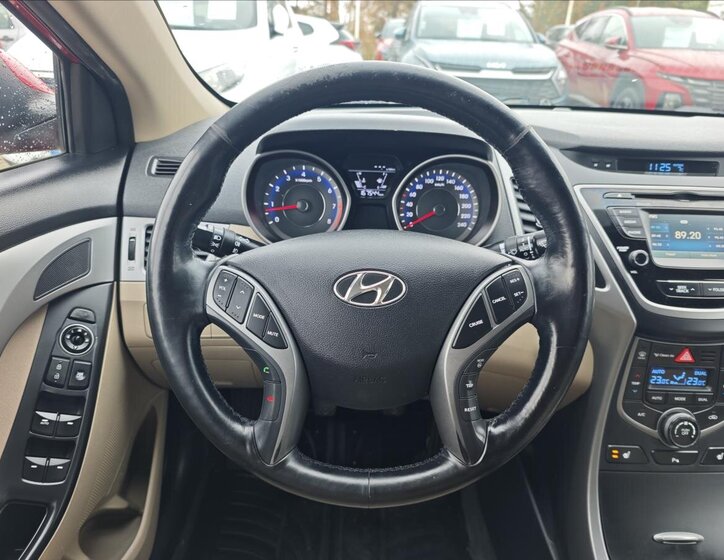 Hyundai Elantra Sedan 1,6 l 97 kw