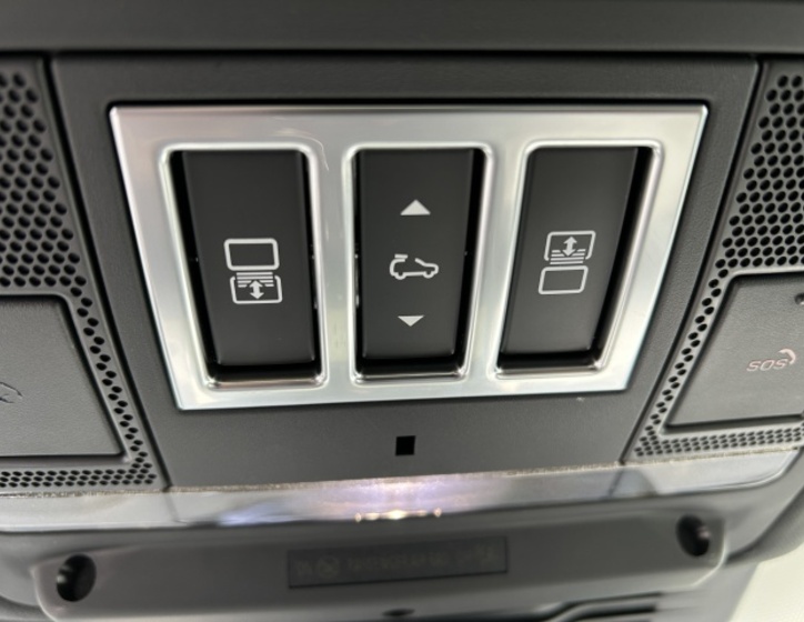 Land Rover Discovery 30