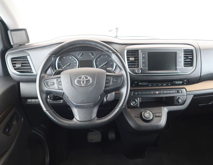 Toyota ProAce 18