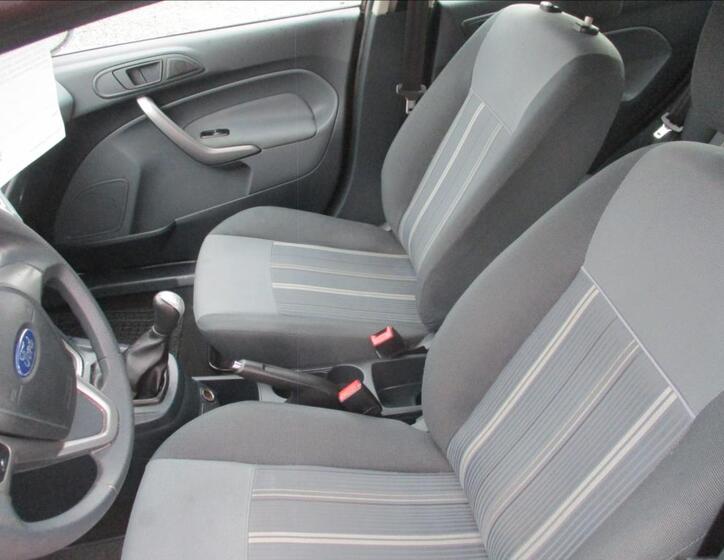 Ford Fiesta 13