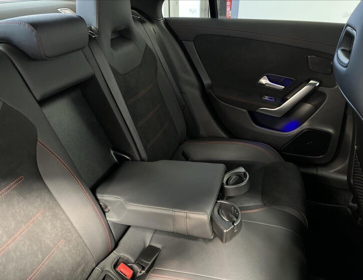 Mercedes-Benz CLA 21