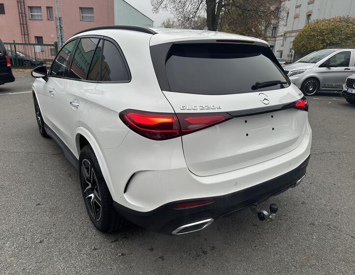 Mercedes-Benz GLC 8