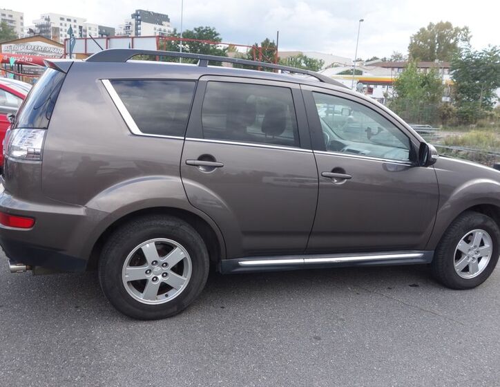 Mitsubishi Outlander 8