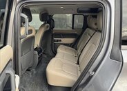 Land Rover Defender 12