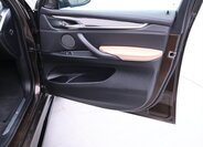 BMW X5 SUV / Terénní 4,4 l 423 kw