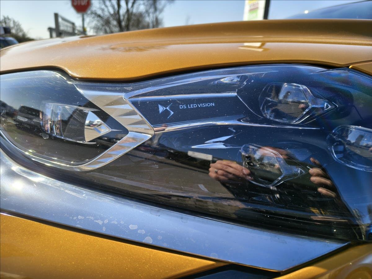 DS Automobiles DS3 Crossback Hatchback 1,2 l 114 kw