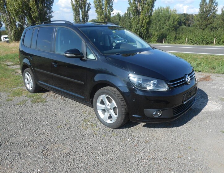 Volkswagen Touran 1