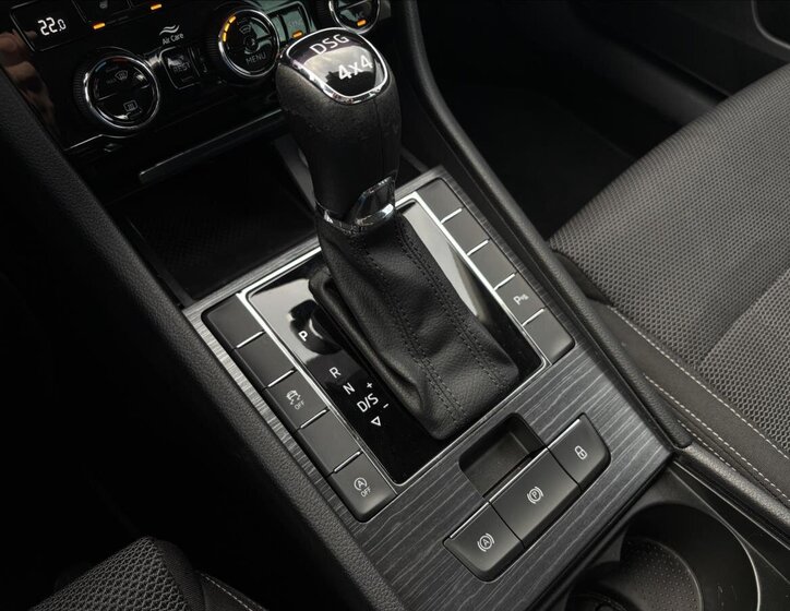 Škoda Superb Sedan / Limuzína 2,0 l 147 kw