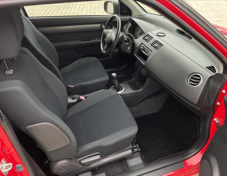 Suzuki Swift Hatchback 1,3 l 67 kw