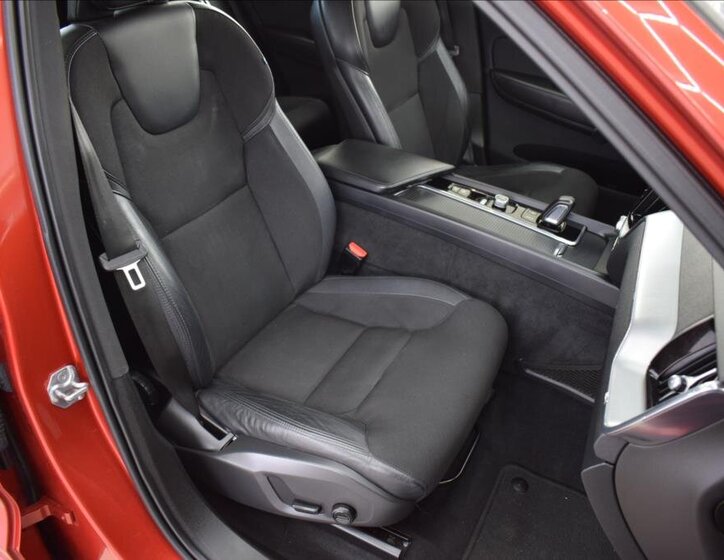 Volvo XC60 SUV 2,0 l 223 kw