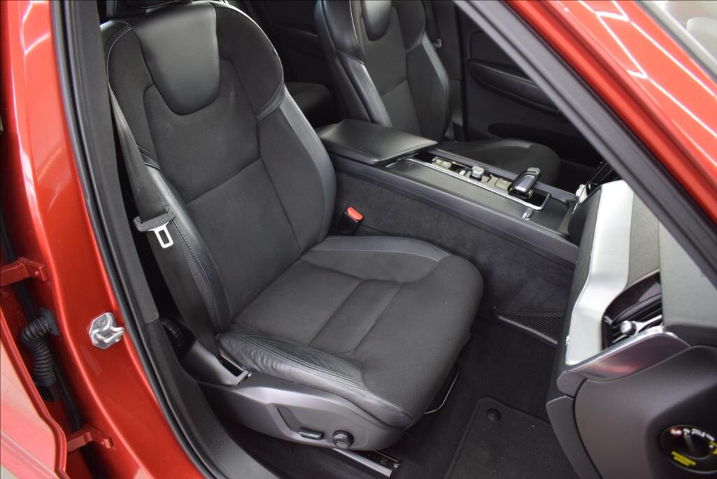 Volvo XC60 SUV 2,0 l 223 kw