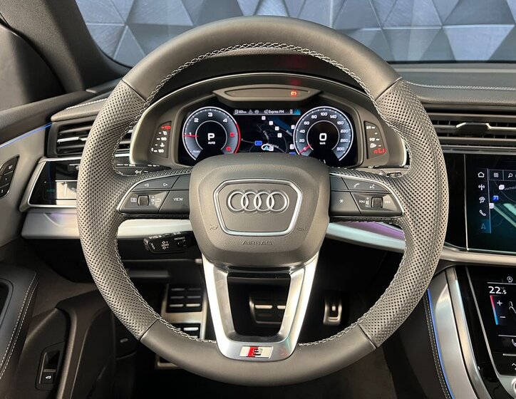 Audi Q8 SUV / Terénní 3,0 l 210 kw