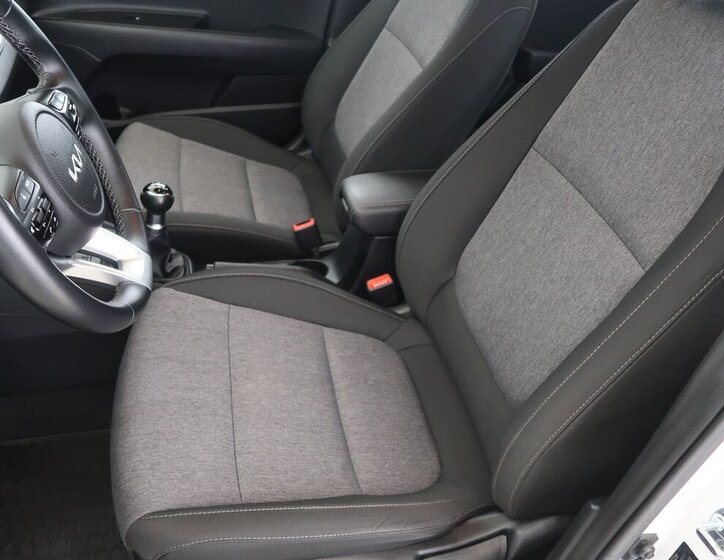 KIA Stonic Kombi 1,2 l 61 kw