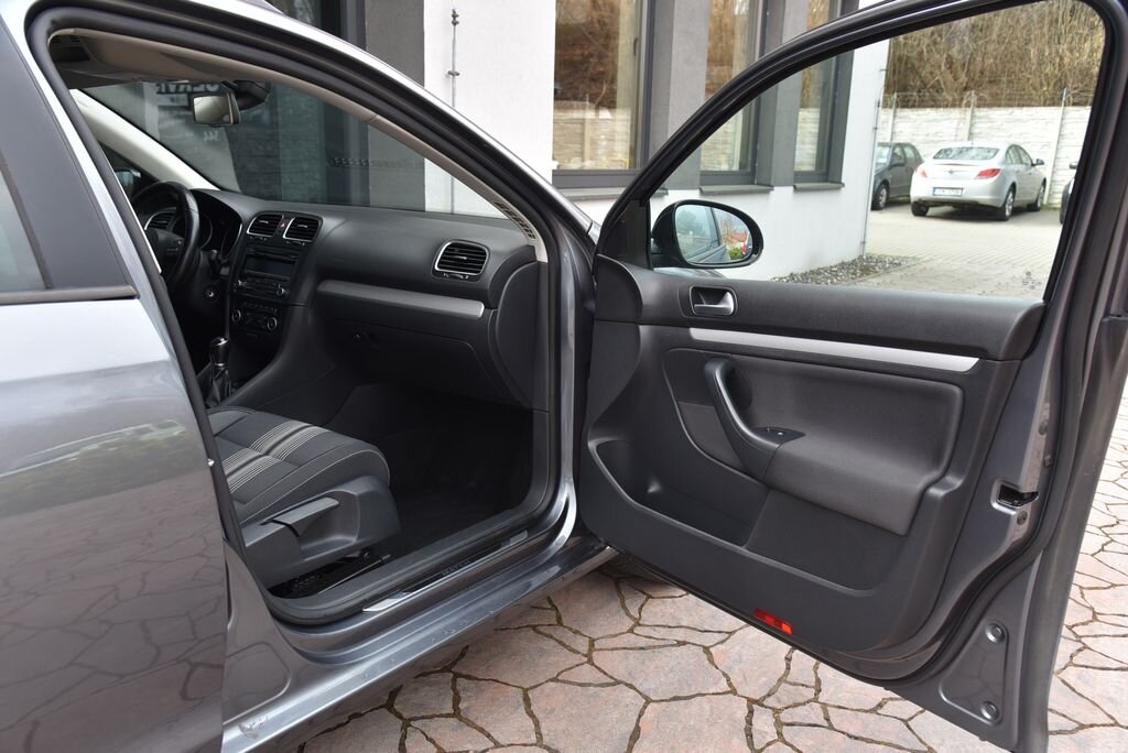 Volkswagen Golf Kombi 1,6 l 77 kw