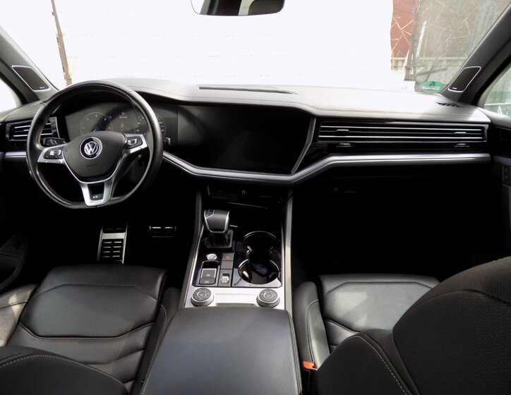 Volkswagen Touareg SUV / Terénní 3,0 l 210 kw