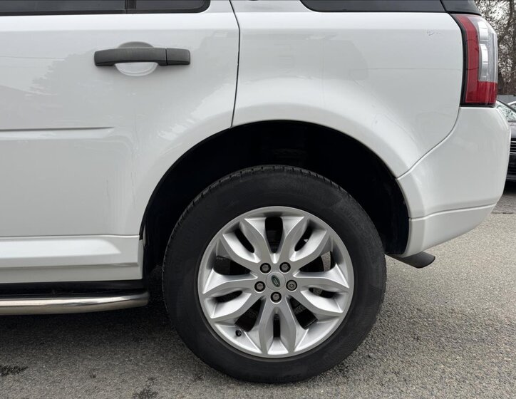 Land Rover Freelander SUV 2,2 l 140 kw