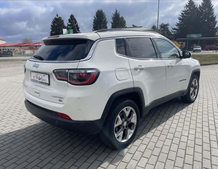 Jeep Compass SUV / Terénní 2,0 l 103 kw