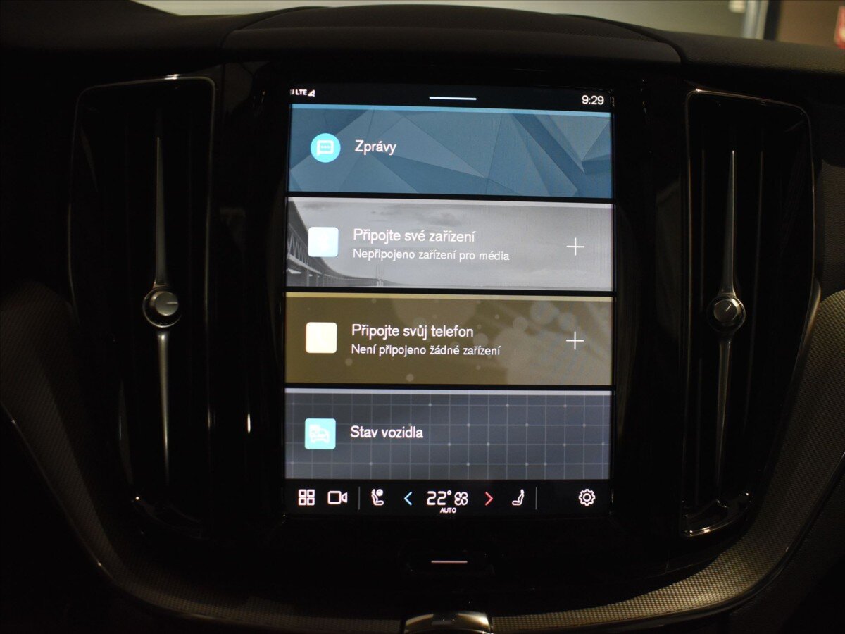 Volvo XC60 SUV / Terénní 2,0 l 145 kw