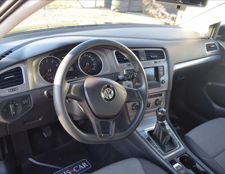 Volkswagen Golf 16