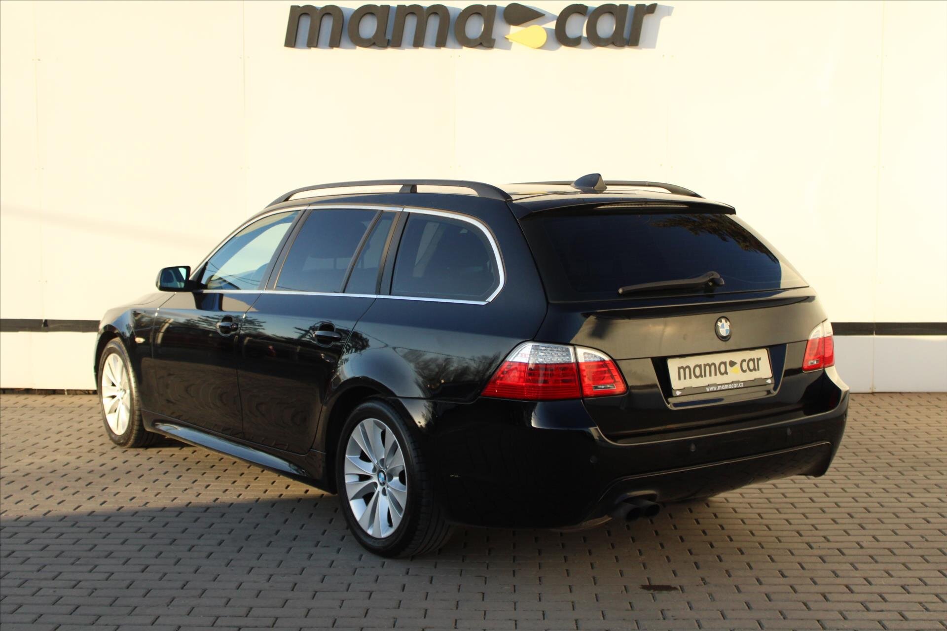 BMW Řada 5 Kombi 3,0 l 145 kw