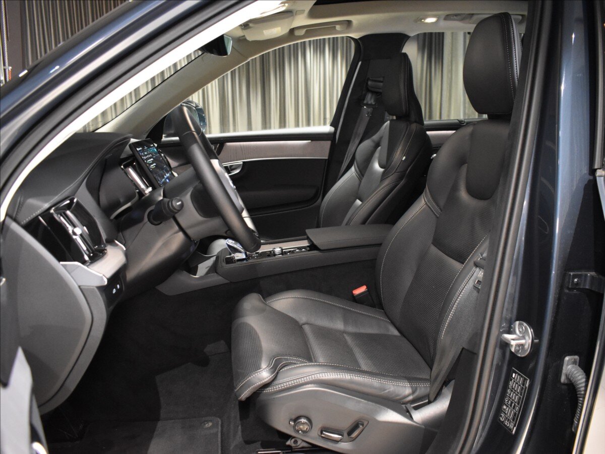 Volvo XC90 SUV / Terénní 2,0 l 228 kw