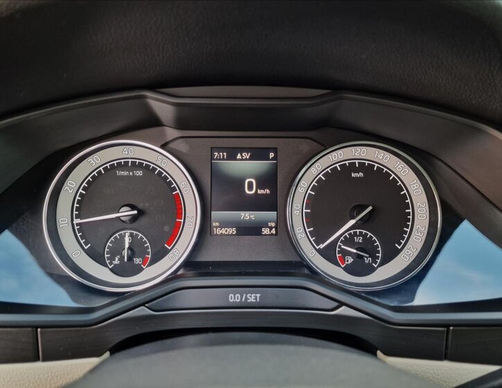 Škoda Superb Liftback 1,5 l 110 kw