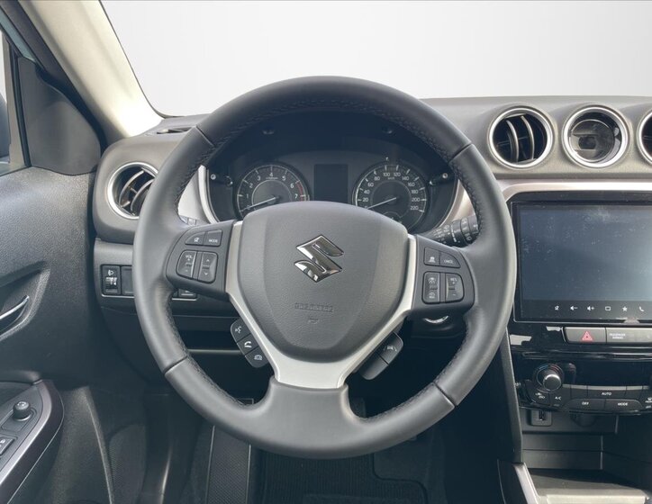 Suzuki Vitara SUV / Terénní 1,4 l 81 kw