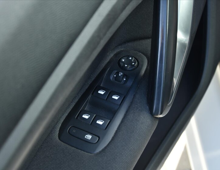 Peugeot 308 Kombi 1,5 l 96 kw