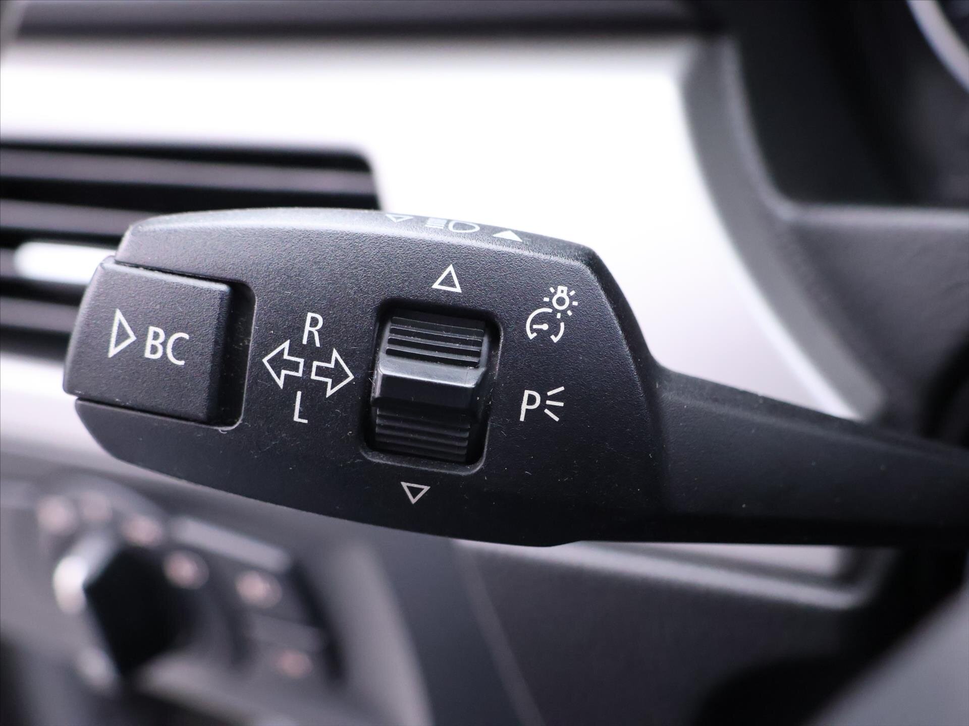 BMW Řada 3 Sedan / Limuzína 2,0 l 110 kw