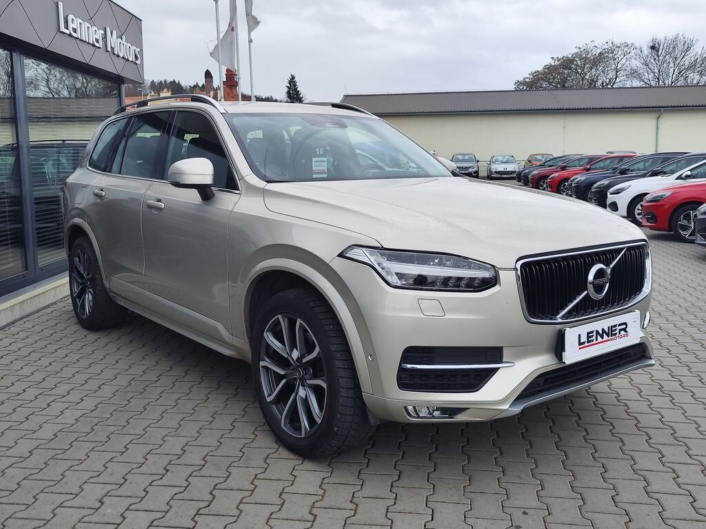 Volvo XC90 SUV / Terénní 2,0 l 235 kw