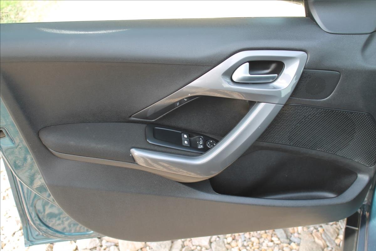 Peugeot 2008 SUV / Terénní 1,2 l 60 kw