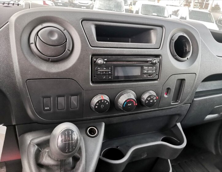 Renault Master 9