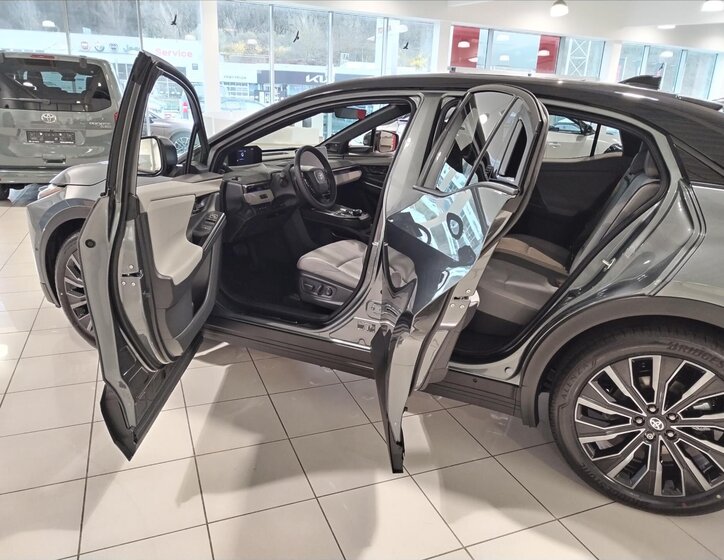 Toyota C-HR CUV / Crossover 0,0 252 kw