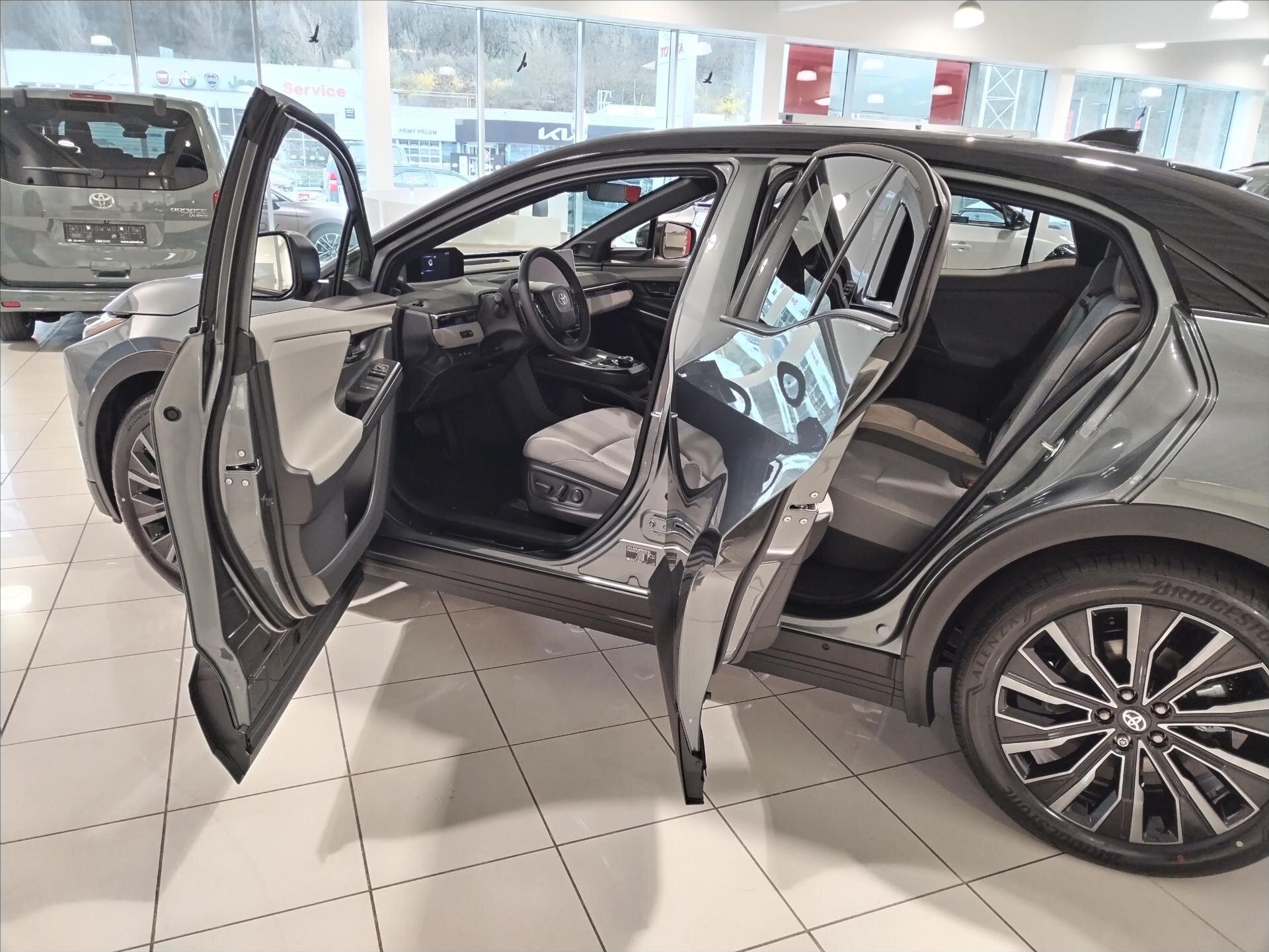 Toyota C-HR CUV / Crossover 0,0 252 kw