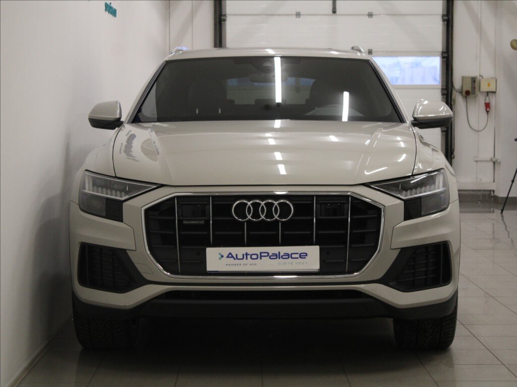 Audi Q8 SUV 3,0 l 210 kw