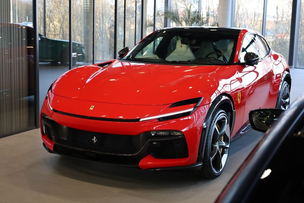 Ferrari Ostatní SUV / Terénní 6,5 l 533 kw