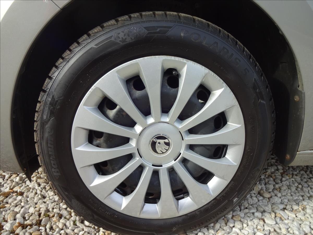 Škoda Rapid Sedan / Limuzína 1,2 l 66 kw