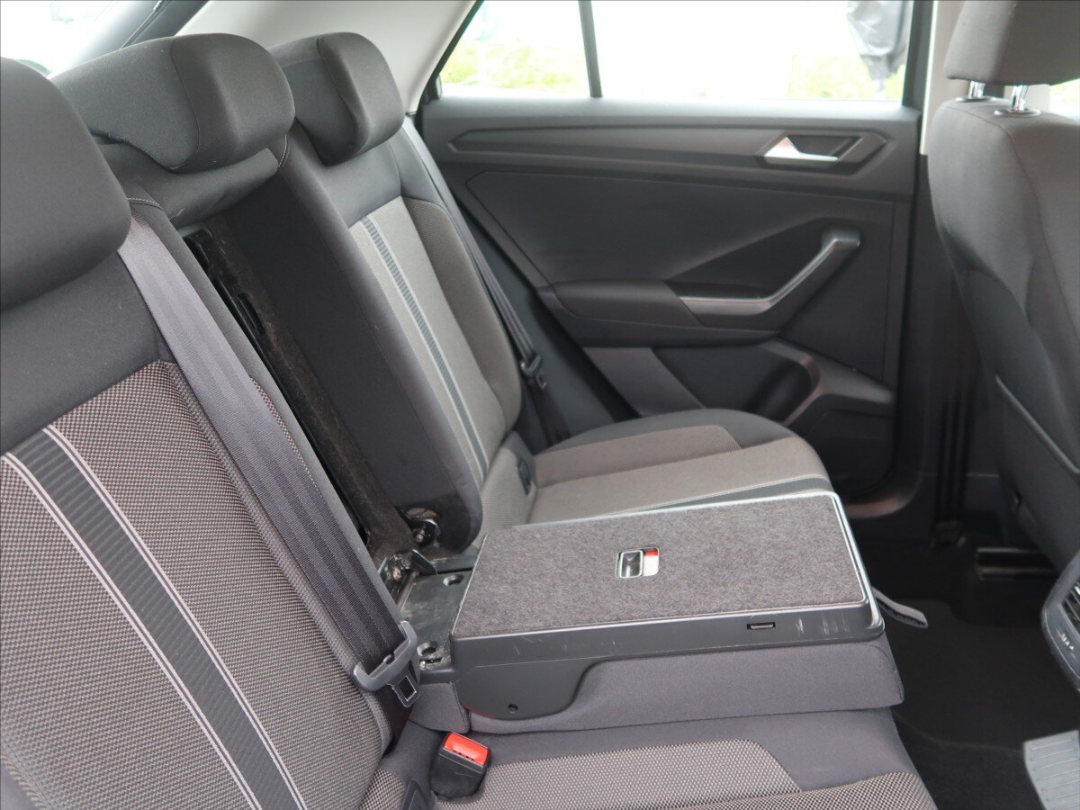 Volkswagen T-Roc SUV 1,5 l 110 kw