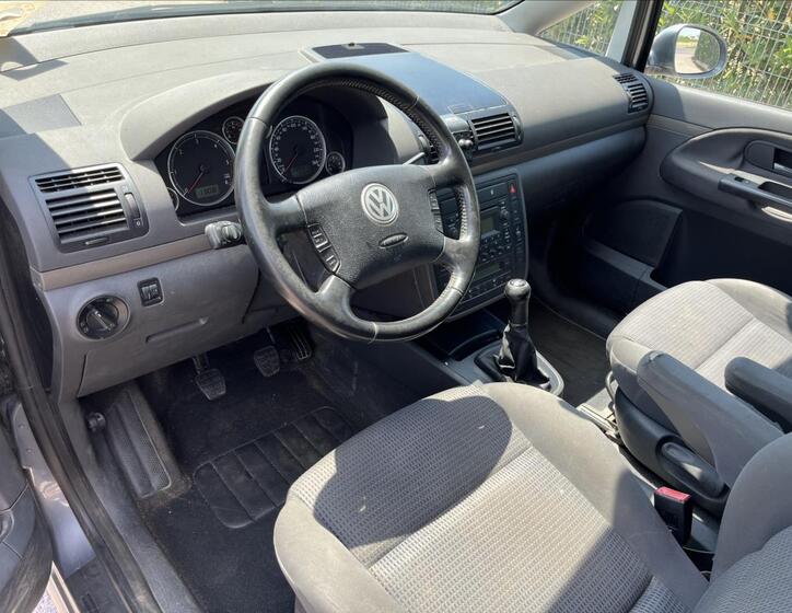 Volkswagen Sharan 9