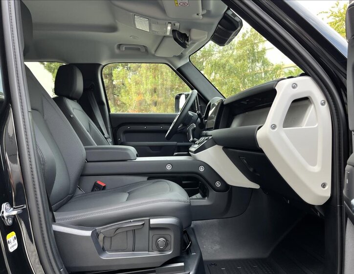 Land Rover Defender SUV 3,0 l 147 kw