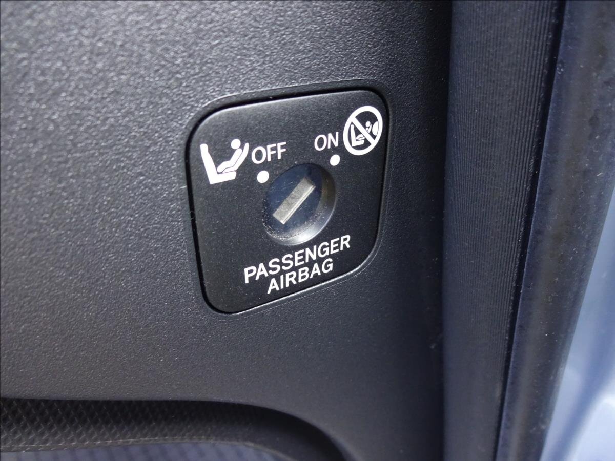 Toyota Auris Hatchback 1,3 l 74 kw