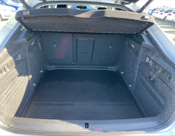 Škoda Superb Sedan / Limuzína 2,0 l 206 kw