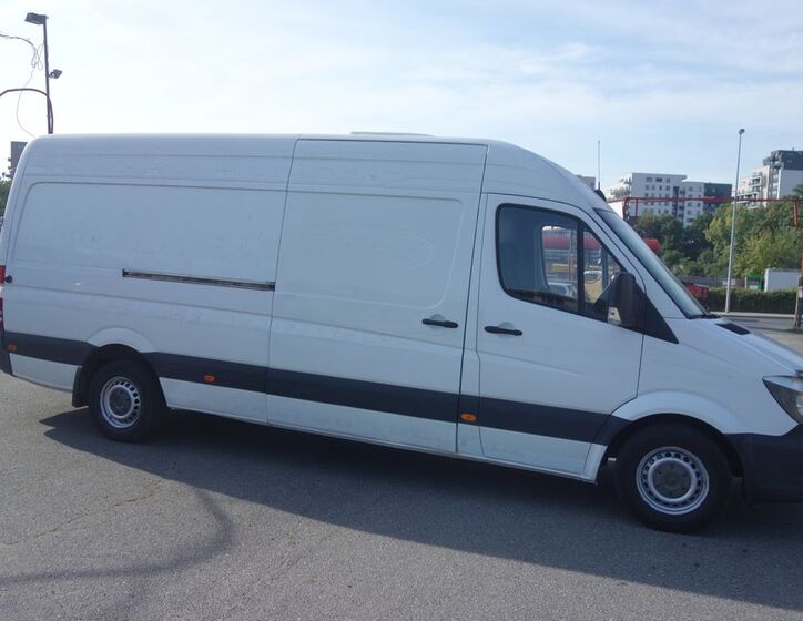 Mercedes-Benz Sprinter 9