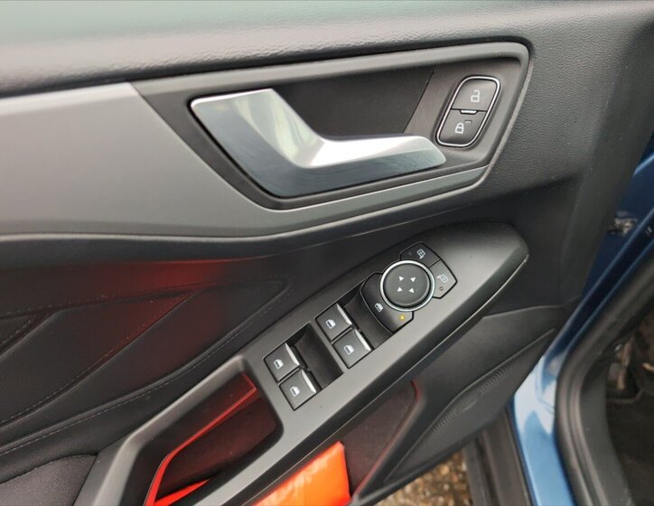 Ford Focus Kombi 999,0 92 kw