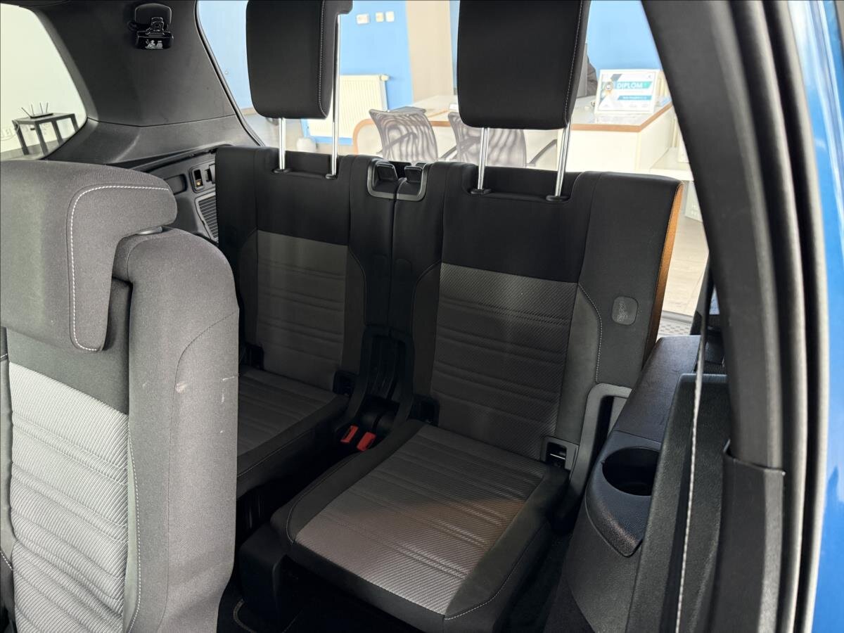 Volkswagen Touran Kombi 1,5 l 110 kw