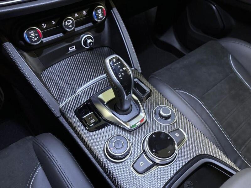 Alfa Romeo Stelvio SUV 2,9 l 382 kw