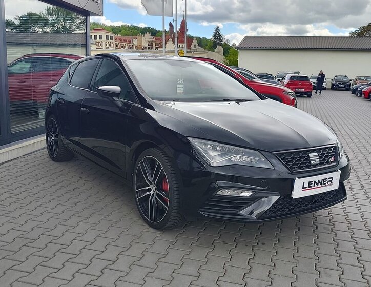 Seat Leon Hatchback 2,0 l 221 kw